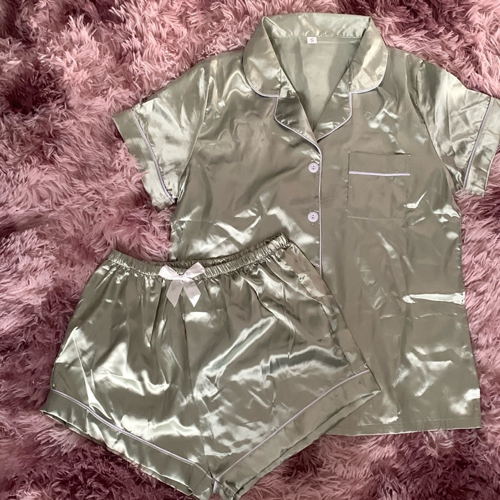 NWOT Satin/Silk Moss Green/White Pj 2piece Set